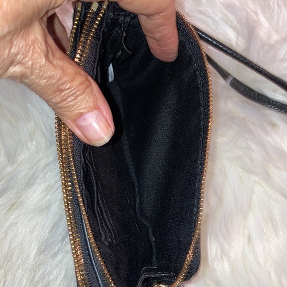 COACH black pebbled leatherwristlet, like new, 2 zippers, 2 sm. pockets.​ - Picture 7 of 8